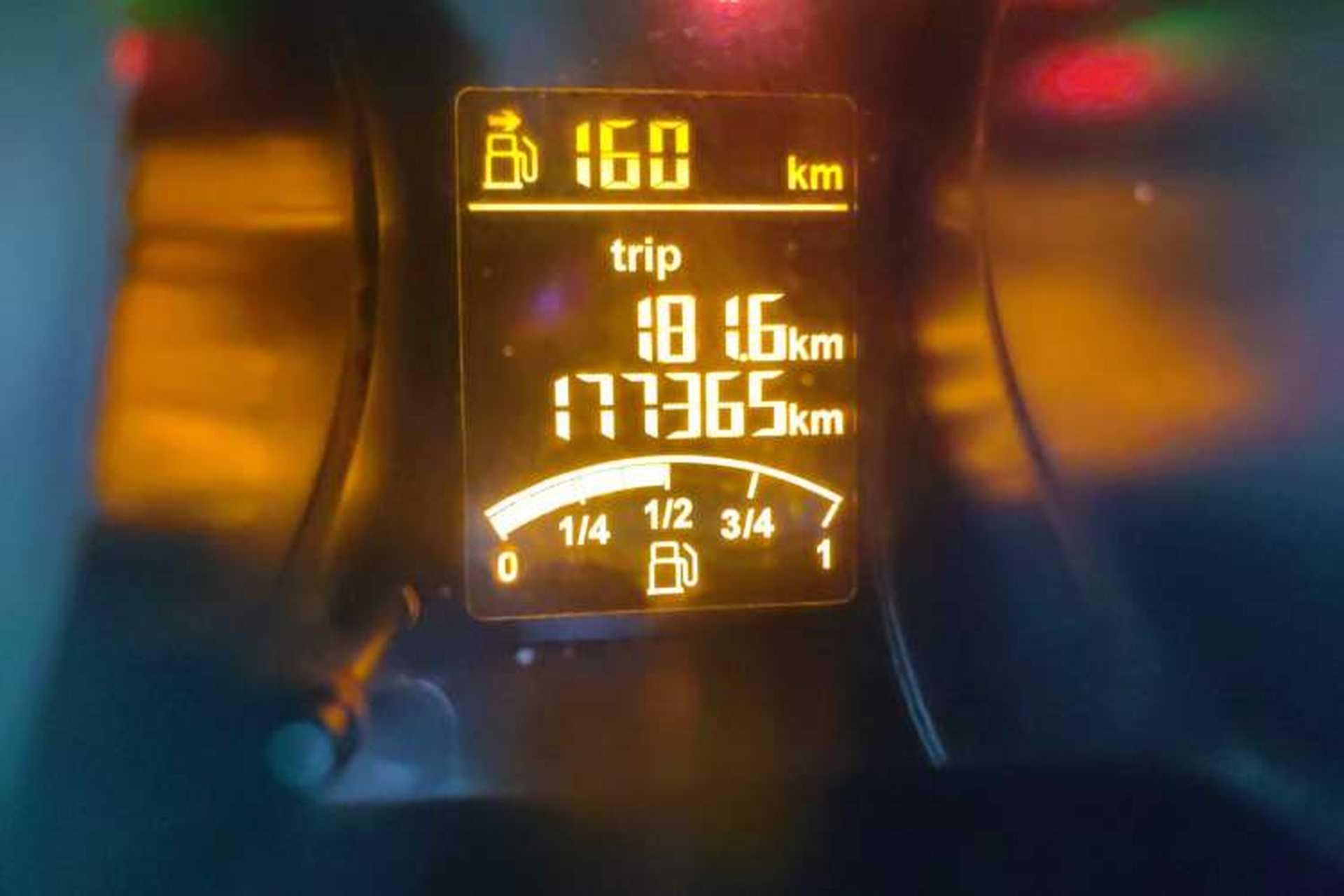 Used Brilliance H230 2012 1.5L Manual Comfort Edition Odometer Close Up