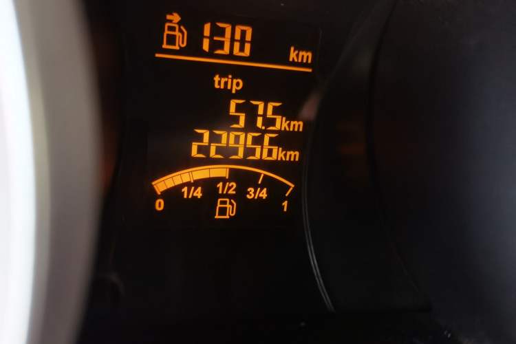 Used Brilliance H230 2012 1.5L Manual Comfort Edition Odometer Close Up