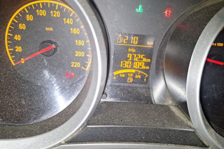 Used Brilliance H230 2012 1.5L Manual Comfort Edition Odometer Close Up