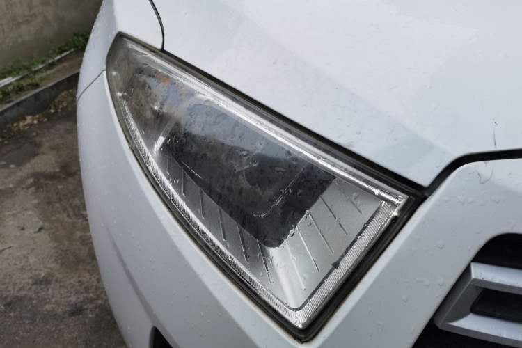 Used Brilliance H230 2012 1.5L Manual Comfort Edition Right Front Headlight