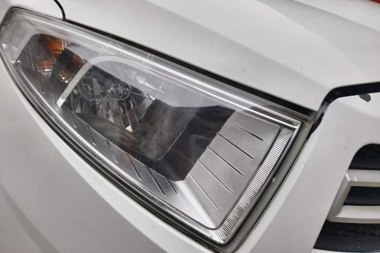Used Brilliance H230 2012 1.5L Manual Elite Edition Right Front Headlight