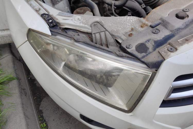 Used Brilliance H230 2012 1.5L Manual Comfort Edition Right Front Headlight