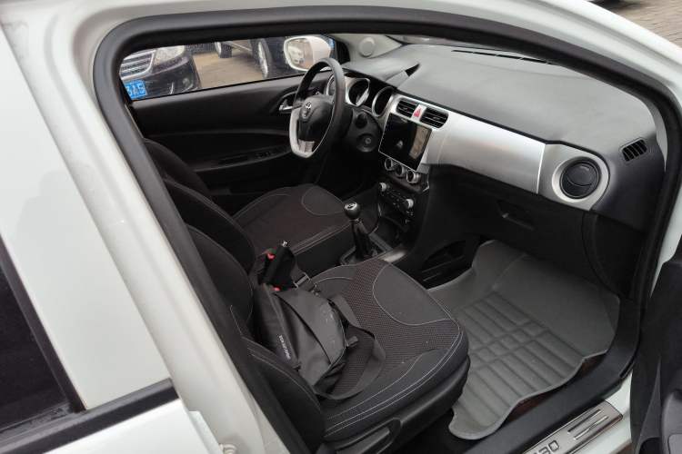 Used Brilliance H230 2012 1.5L Manual Comfort Edition Right Front Seat
