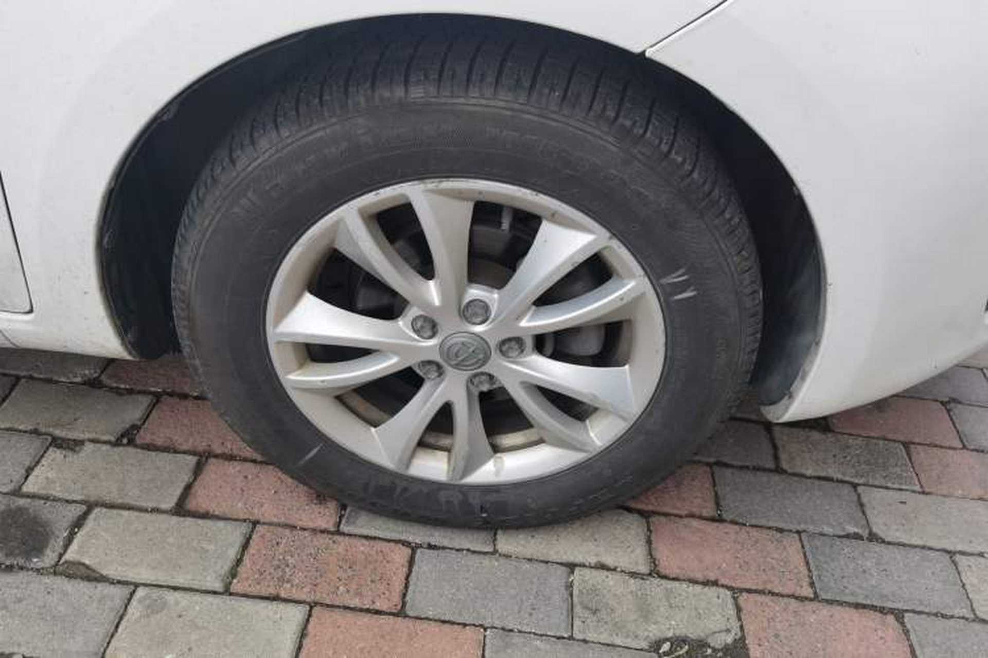 Used Brilliance H230 2012 1.5L Manual Elite Edition Right Front Wheel Hub
