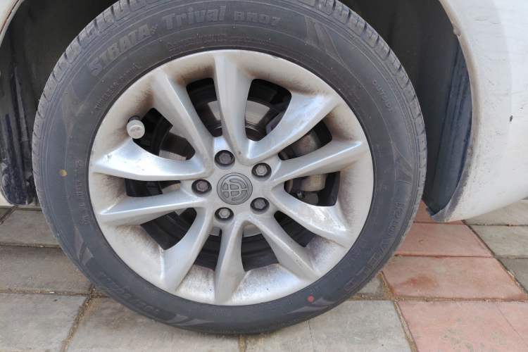 Used Brilliance H230 2012 1.5L Manual Comfort Edition Right Front Wheel Hub