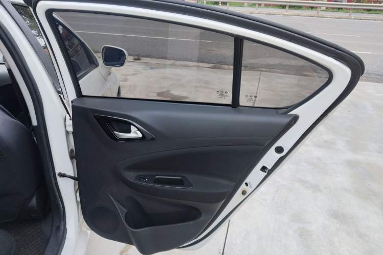 Used Brilliance H230 2012 1.5L Manual Elite Edition Right Rear Door Interior
