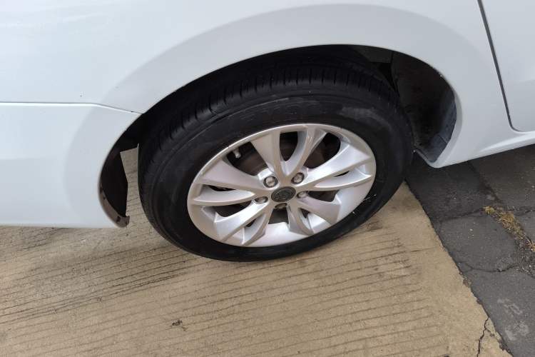 Used Brilliance H230 2012 1.5L Manual Comfort Edition Right Rear Wheel Hub