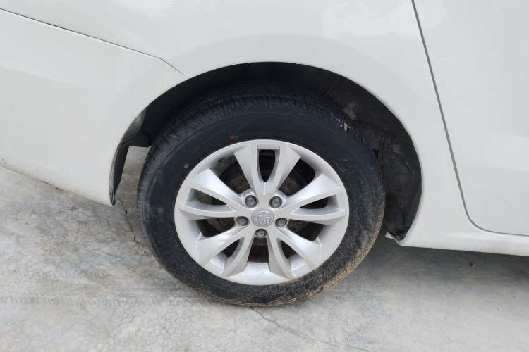 Used Brilliance H230 2012 1.5L Manual Elite Edition Right Rear Wheel Hub