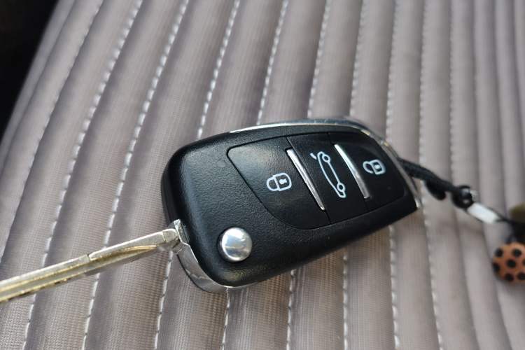 Used Brilliance H230 2012 1.5L AMT Sunroof Version Vehicle Key