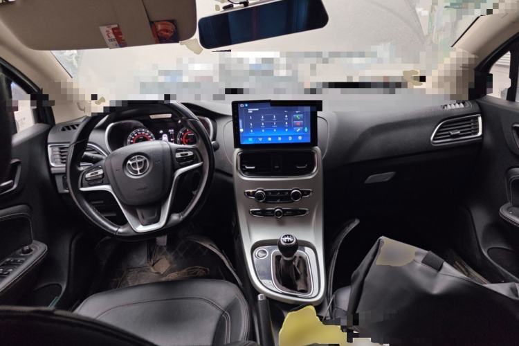Used Brilliance H3 2017 1.5L Manual Luxury Model Center Console