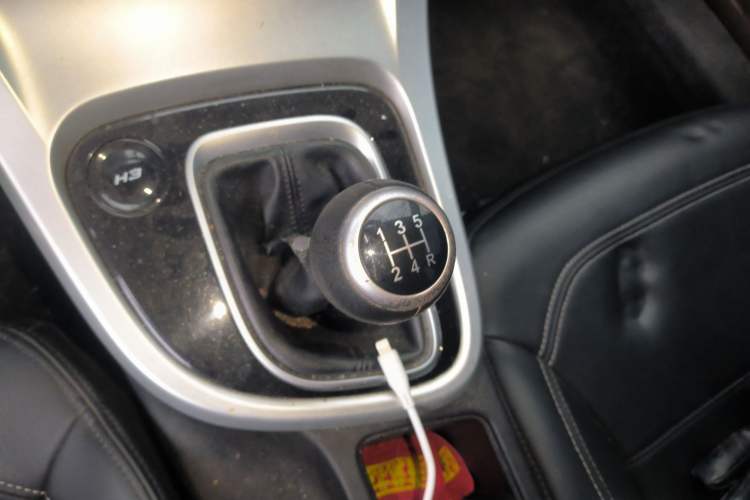 Used Brilliance H3 2017 1.5L Manual Elite Model Gear Lever