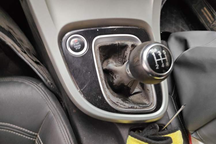 Used Brilliance H3 2017 1.5L Manual Luxury Model Gear Lever