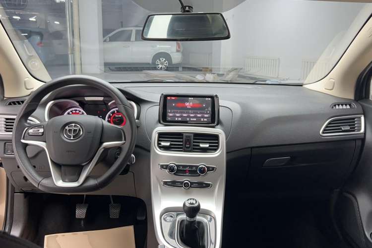Used Brilliance H3 2017 1.5L Manual Elite Model Interior 3