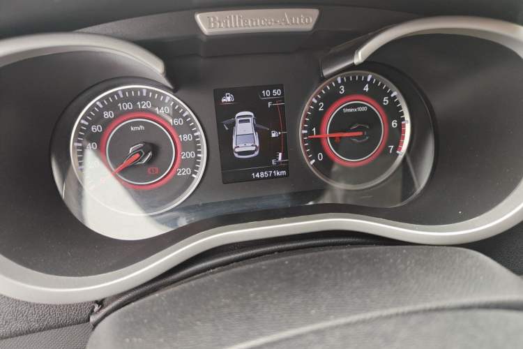 Used Brilliance H3 2017 1.5L Manual Luxury Model Odometer Close Up