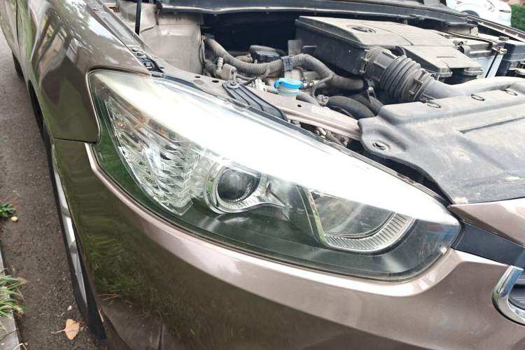 Used Brilliance H3 2017 1.5L Manual Luxury Model Right Front Headlight