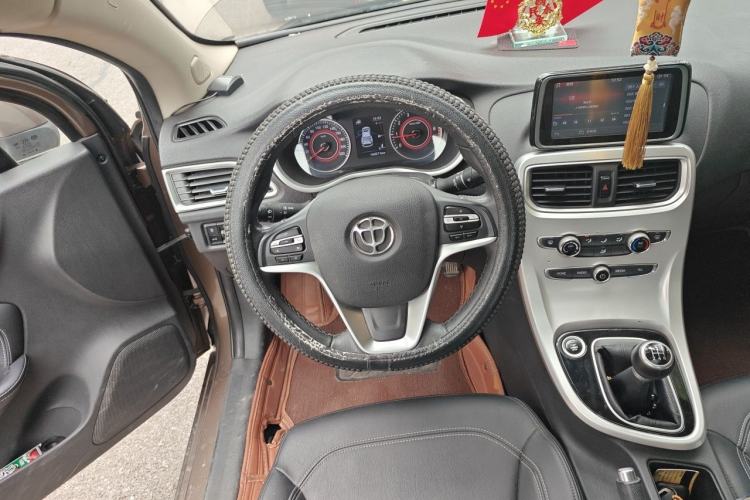 Used Brilliance H3 2017 1.5L Manual Luxury Model Steering Wheel