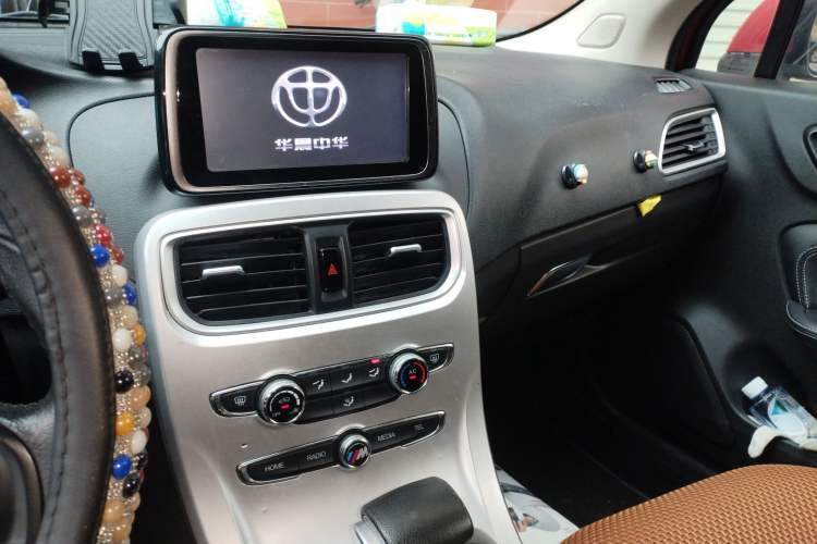 Used Brilliance H3 2017 1.5T Automatic Flagship Model Audio And AC Panel