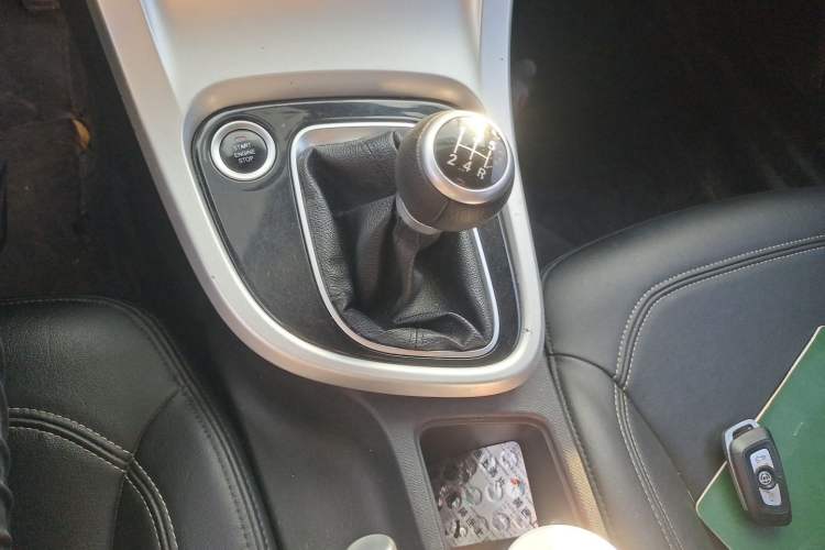 Used Brilliance H3 2017 1.5L Manual Luxury Model Gear Lever