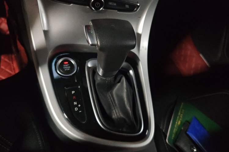Used Brilliance H3 2017 1.5L Automatic Luxury Model Gear Lever