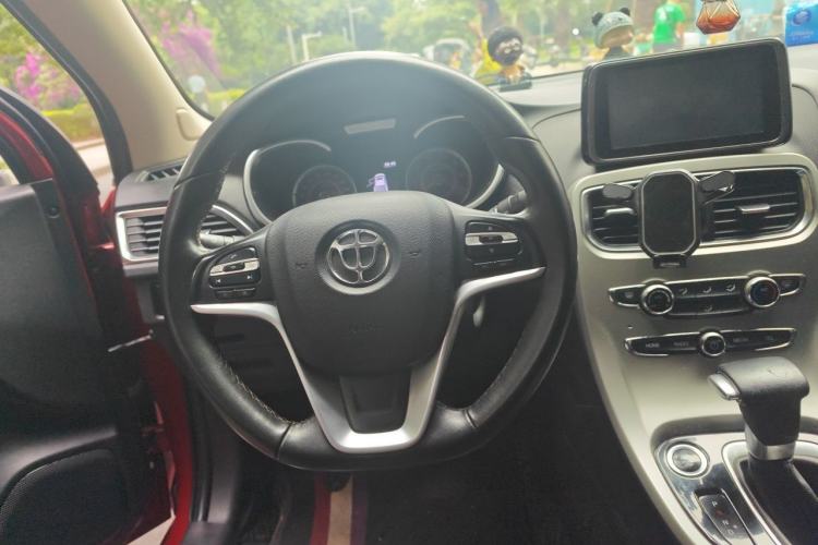 Used Brilliance H3 2017 1.5L Automatic Luxury Model Steering Wheel