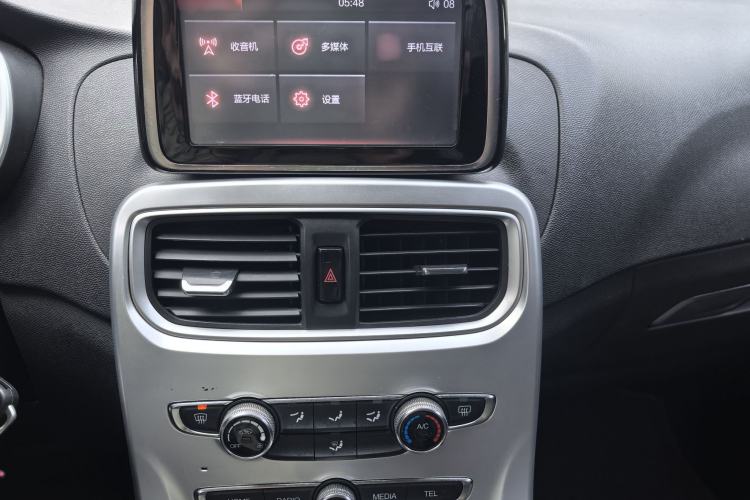 Used Brilliance H3 2017 1.5L Automatic Elite Model Audio And AC Panel