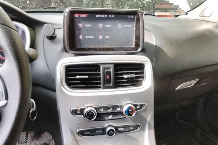 Used Brilliance H3 2017 1.5L Manual Elite Model Audio And AC Panel