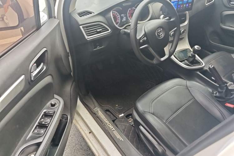 Used Brilliance H3 2017 1.5L Manual Elite Model Driver Seat