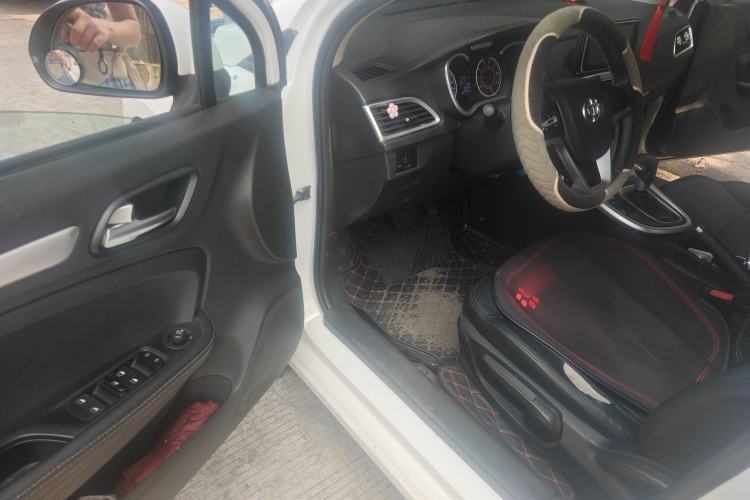 Used Brilliance H3 2017 1.5L Automatic Elite Model Driver Seat