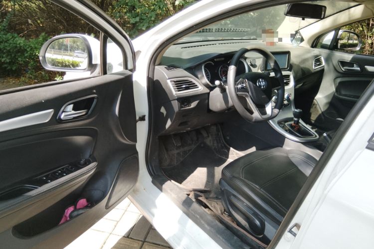 Used Brilliance H3 2017 1.5L Manual Elite Model Driver Seat