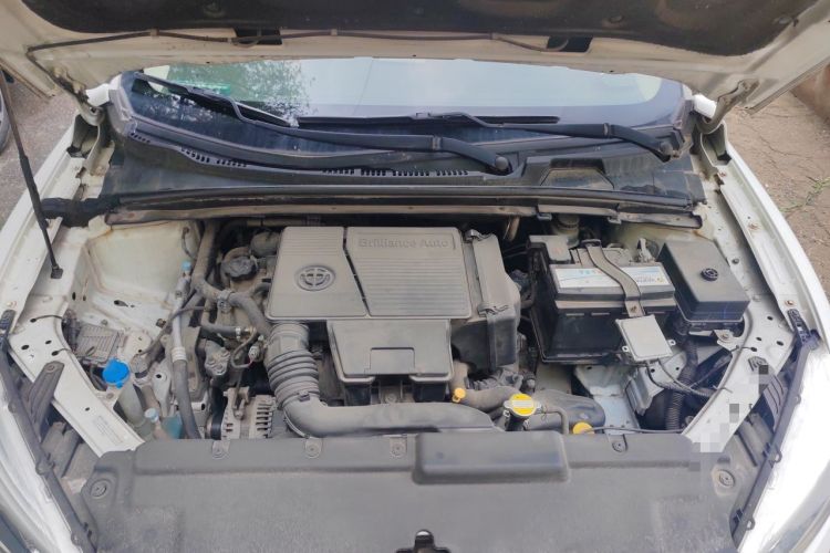 Used Brilliance H3 2017 1.5L Manual Elite Model Engine Bay