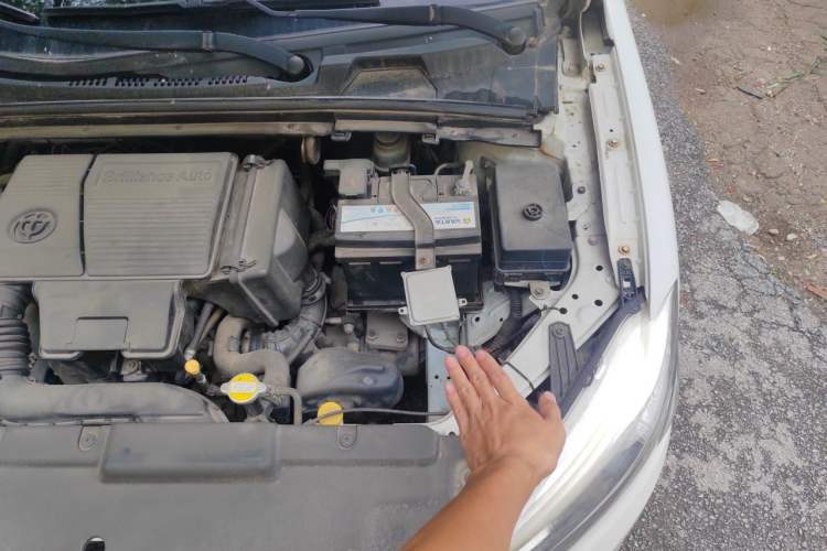 Used Brilliance H3 2017 1.5L Manual Elite Model Engine Bay Left