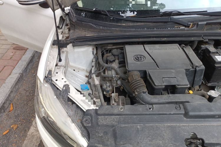 Used Brilliance H3 2017 1.5L Manual Luxury Model Engine Bay Right