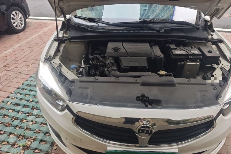 Used Brilliance H3 2017 1.5L Automatic Elite Model Engine Bay Right