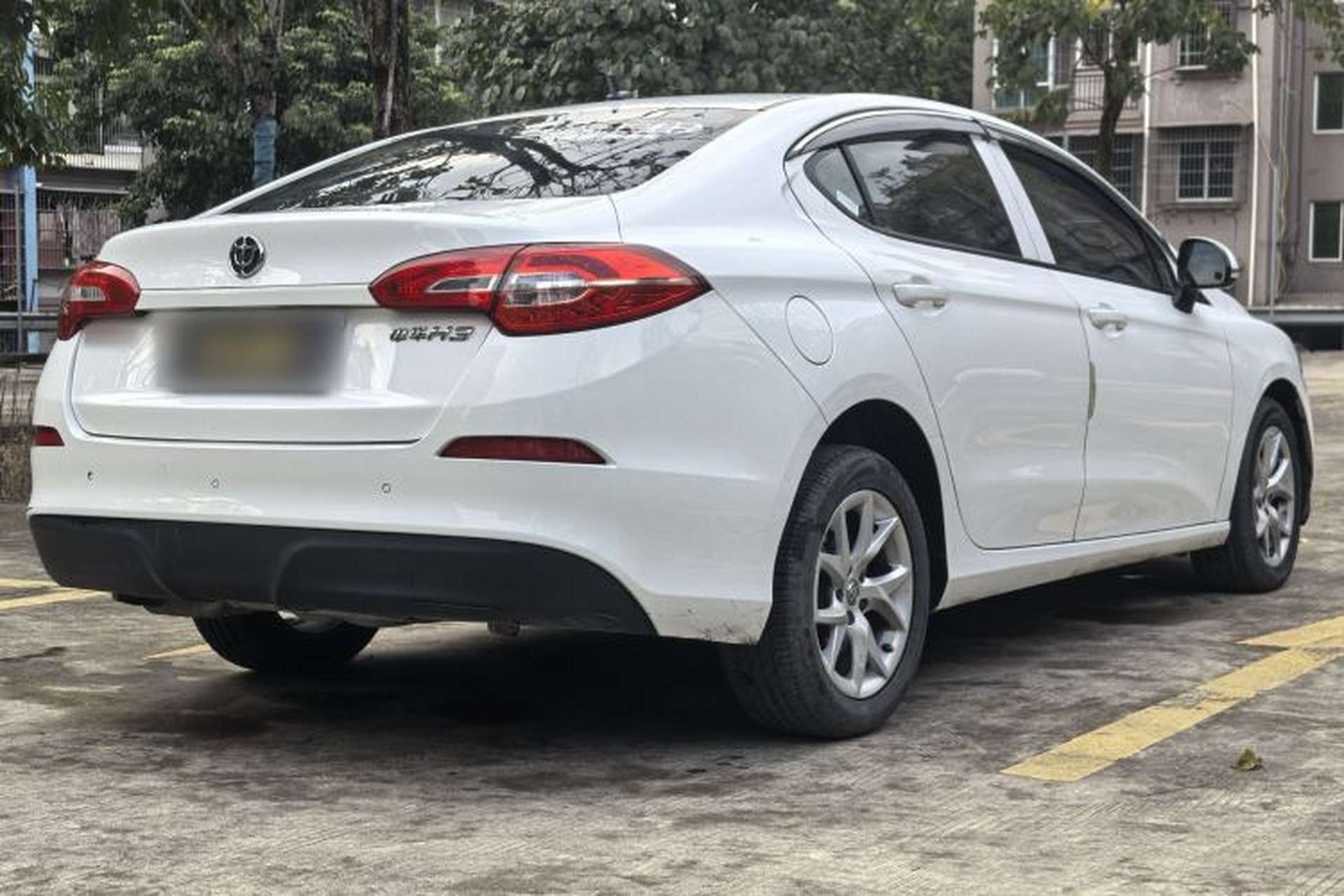 Used Brilliance H3 2017 1.5L Automatic Elite Model Exterior 3
