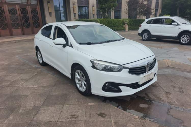 Used Brilliance H3 2017 1.5L Manual Elite Model Front Right 45 Deg