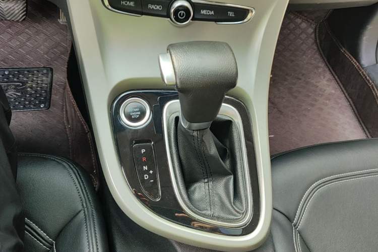 Used Brilliance H3 2017 1.5L Automatic Luxury Model Gear Lever