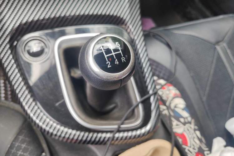 Used Brilliance H3 2017 1.5L Manual Elite Model Gear Lever