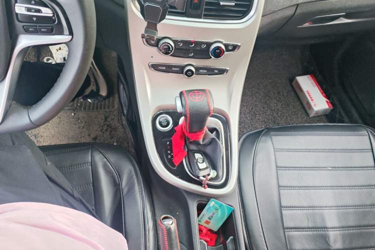 Used Brilliance H3 2017 1.5L Automatic Luxury Model Gear Lever