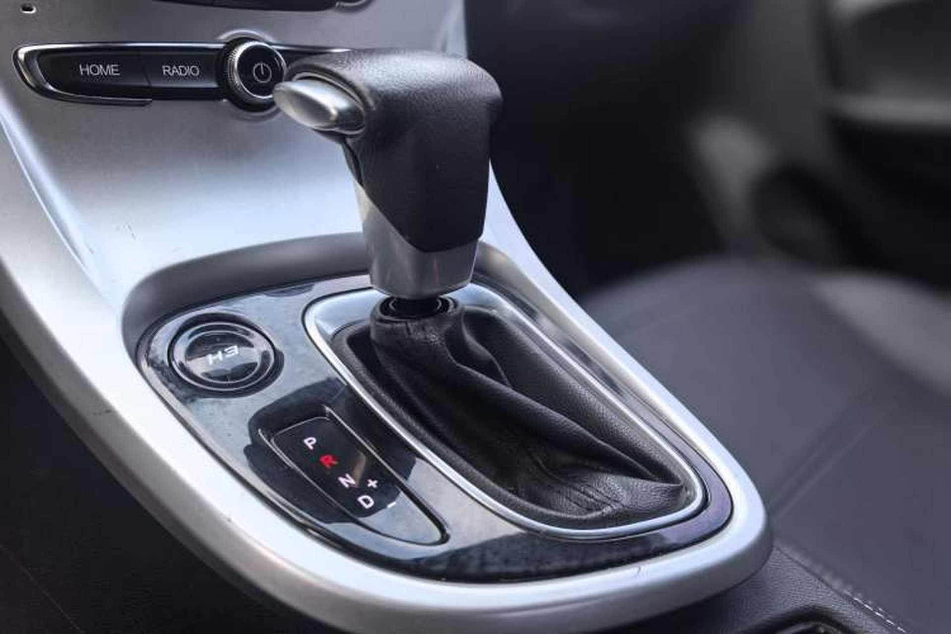 Used Brilliance H3 2017 1.5L Automatic Elite Model Gear Lever
