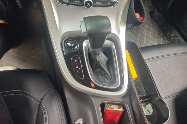 Used Brilliance H3 2017 1.5L Automatic Elite Model Gear Lever