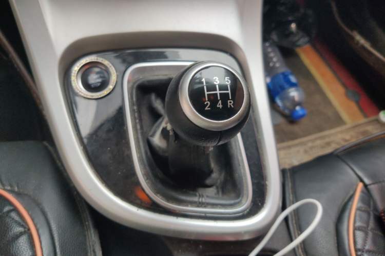 Used Brilliance H3 2017 1.5L Manual Luxury Model Gear Lever