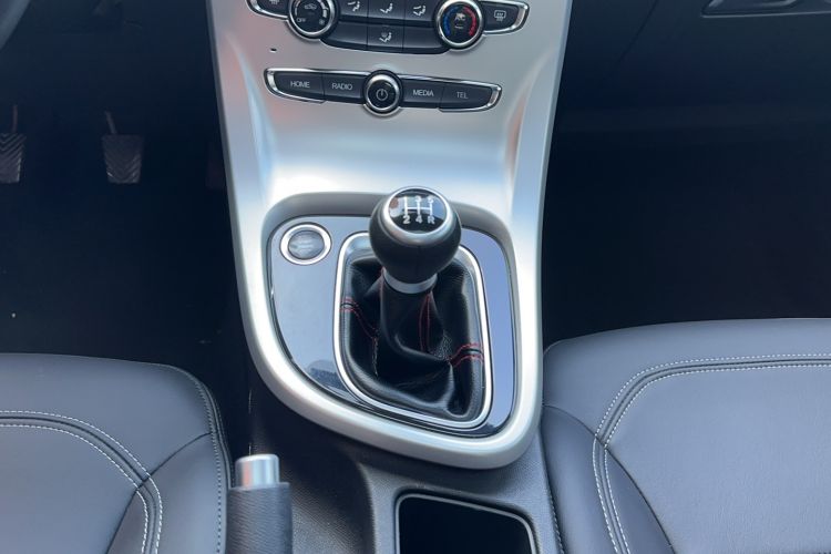 Used Brilliance H3 2017 1.5L Manual Luxury Model Gear Lever