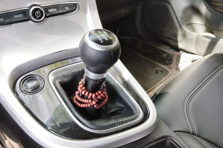 Used Brilliance H3 2017 1.5L Manual Elite Model Gear Lever