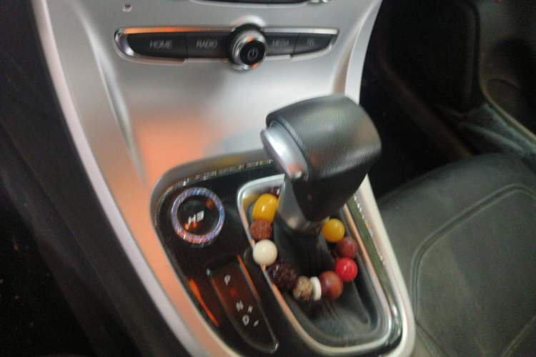 Used Brilliance H3 2017 1.5L Automatic Elite Model Gear Lever