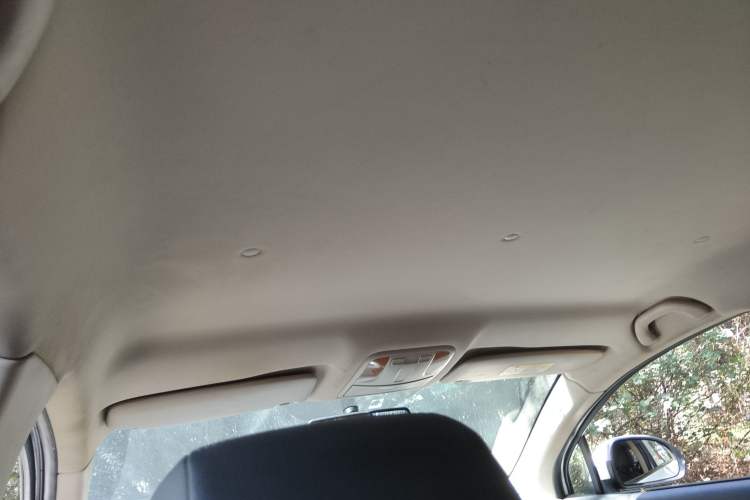 Used Brilliance H3 2017 1.5L Manual Elite Model Headliner