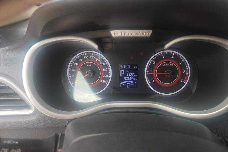 Used Brilliance H3 2017 1.5L Automatic Elite Model Instrument Cluster