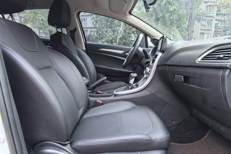 Used Brilliance H3 2017 1.5L Automatic Elite Model Interior 10