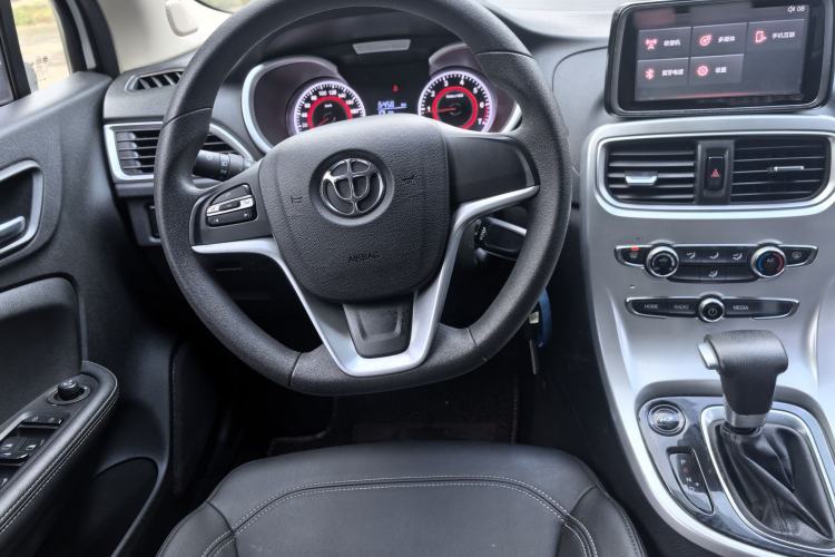 Used Brilliance H3 2017 1.5L Automatic Elite Model Interior 7