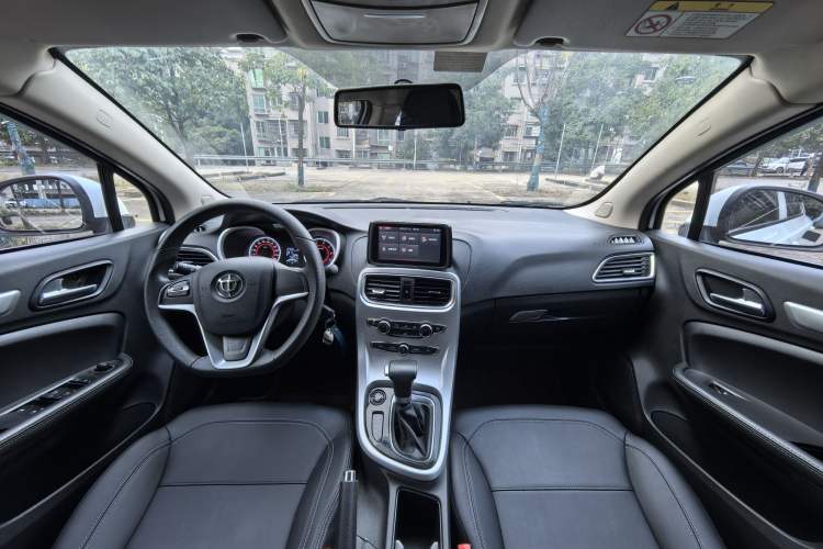 Used Brilliance H3 2017 1.5L Automatic Elite Model Interior 8