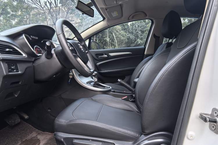 Used Brilliance H3 2017 1.5L Automatic Elite Model Interior 9